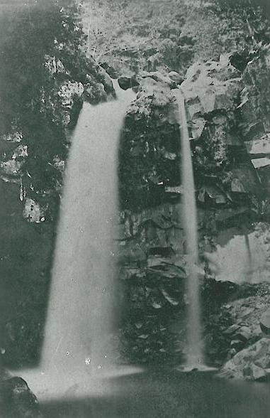 飽海郡ニノ滝の画像